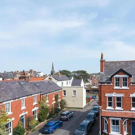 On The Hill アパート