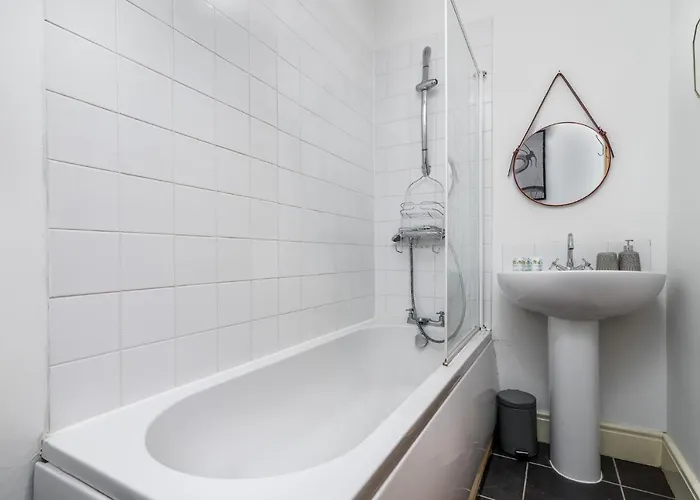 On The Hill アパート